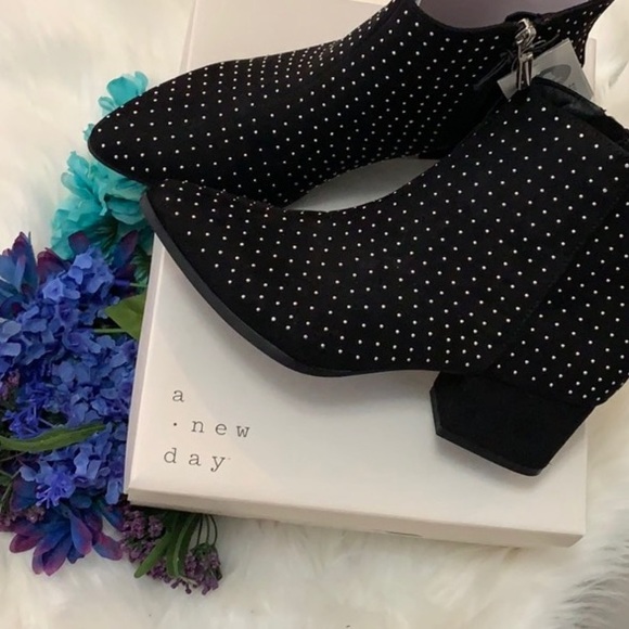 NEW! Studded Valerie Ankle Booties - Picture 3 of 8